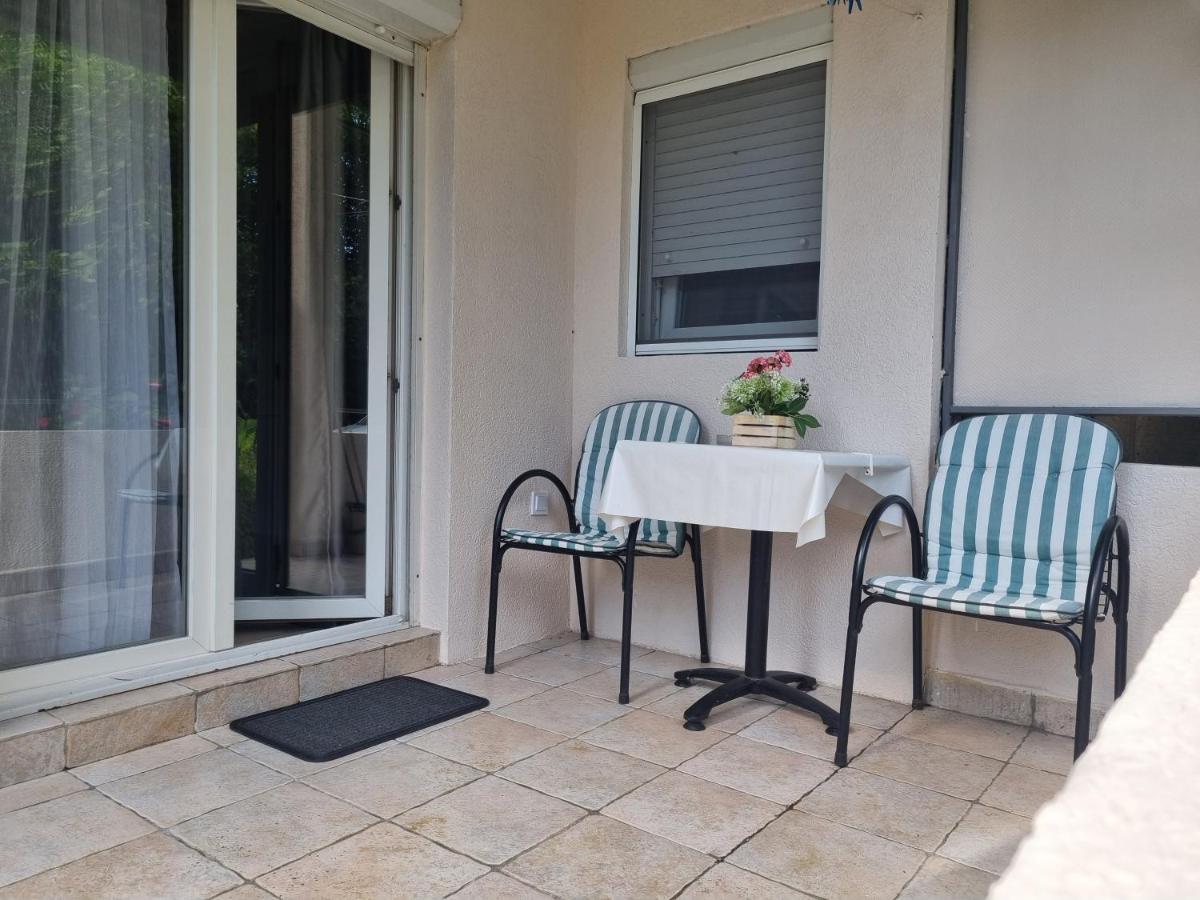 Apartment Ninas Доброта Екстериор снимка